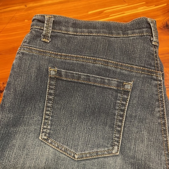 Size 14 Gloria Vanderbilt Amanda boot cut medium wash blue denim jeans - Picture 11 of 16